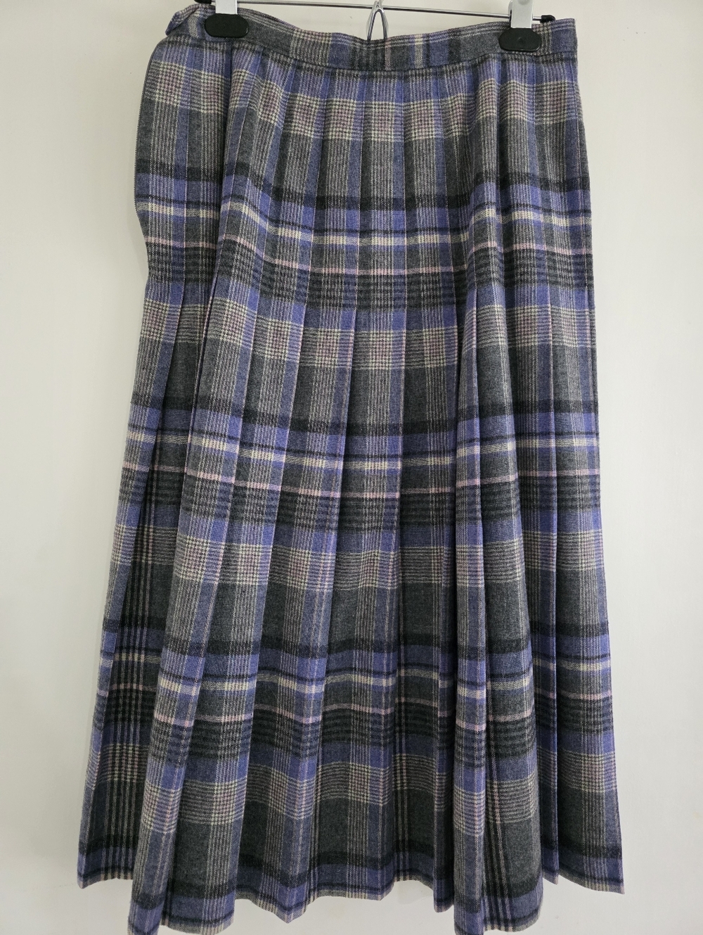 Beautiful Pendleton Plaid Pleated Skirt in Gray and Lavender
